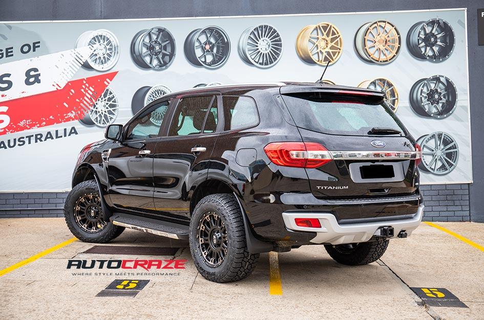 FORD EVEREST HOSS XD II SATIN BLACK DARK TINT